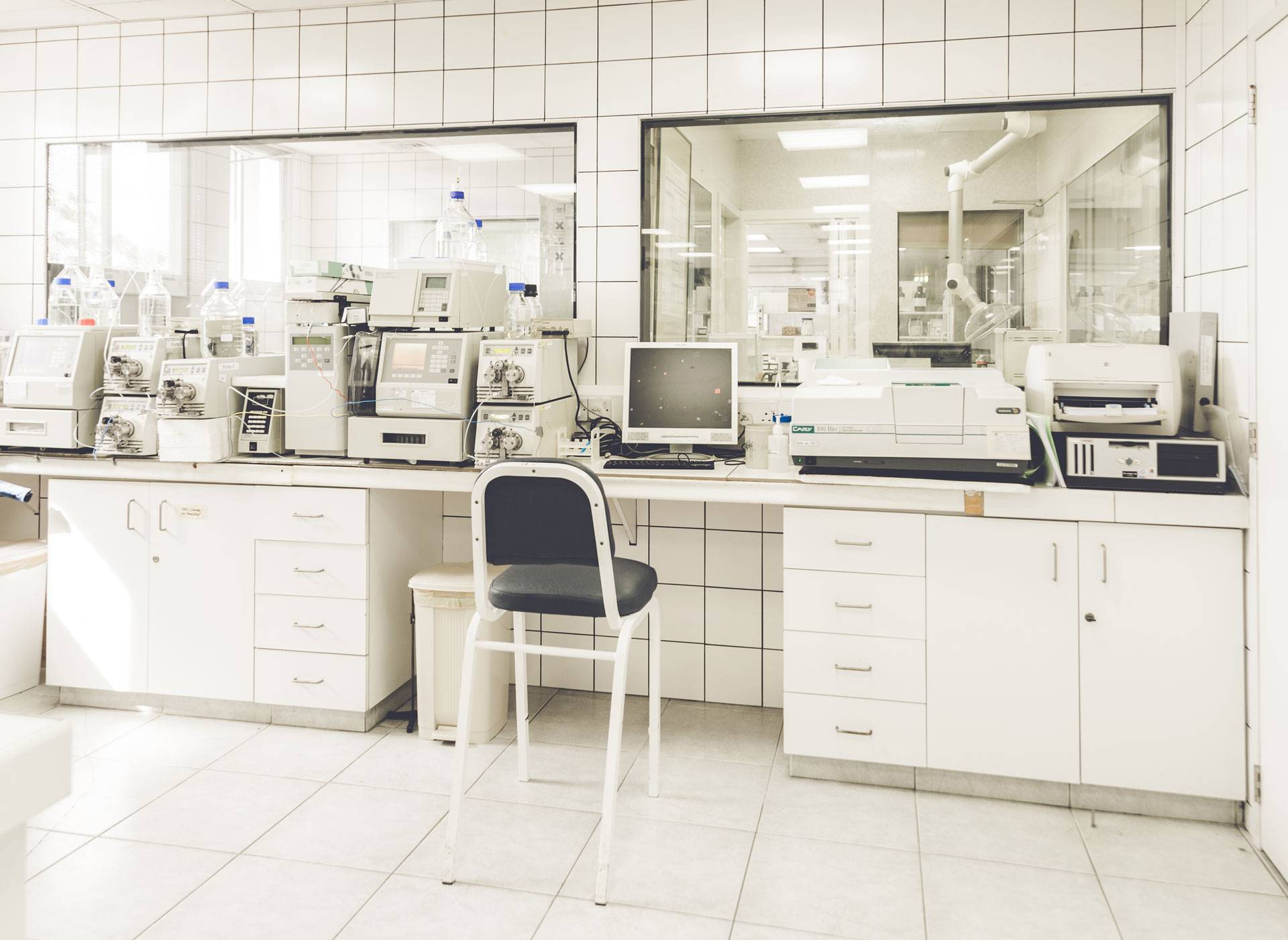Analytical laboratory with chromatography instruments